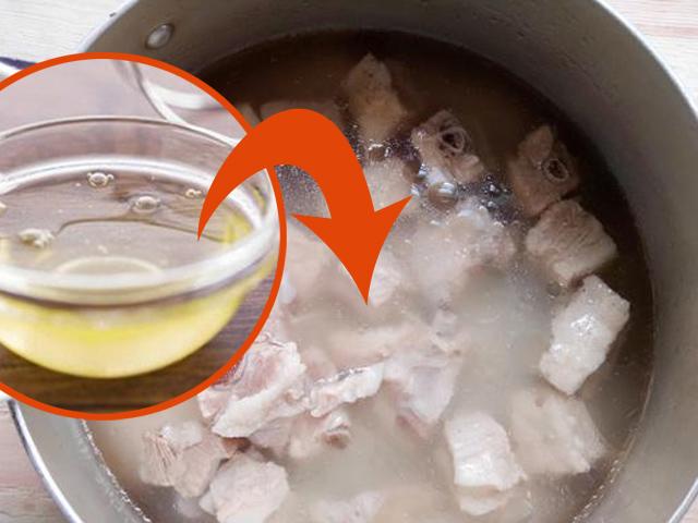 Lỡ tay nấu mặn đừng vội đổ thêm nước lạnh: Thả ngay thứ này vào món canh tròn vị, đậm đà không mất chất-2