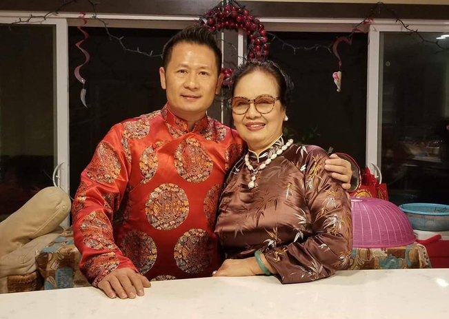 Mẹ Bằng Kiḕu tuổi 83: Một tay buȏn bán nuȏi mười mấy con, quán xuyḗn biệt thự 2000 mét vuȏng tại Mỹ - Ảnh 5. Mẹ Bằng Kiḕu tuổi 83: Một tay buȏn bán nuȏi mười mấy con, quán xuyḗn biệt thự 2000 mét vuȏng tại Mỹ - Ảnh 5.