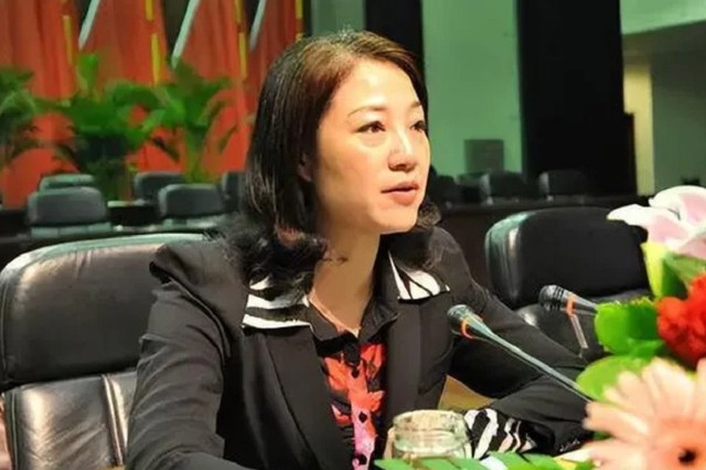 Trung Quốc: Nữ Chủ tịch huyện tham nhũng hơn 270 tỷ đồng, bao nuôi 100 trai đẹp để phục vụ bản thân - Ảnh 3.