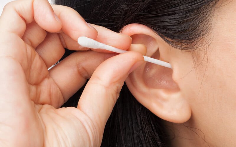 Vệ sinh tai quá sạch sẽ cũng ⱪhông tốt vì có thể ⱪhiến các tế bào lông bị tổn thương.